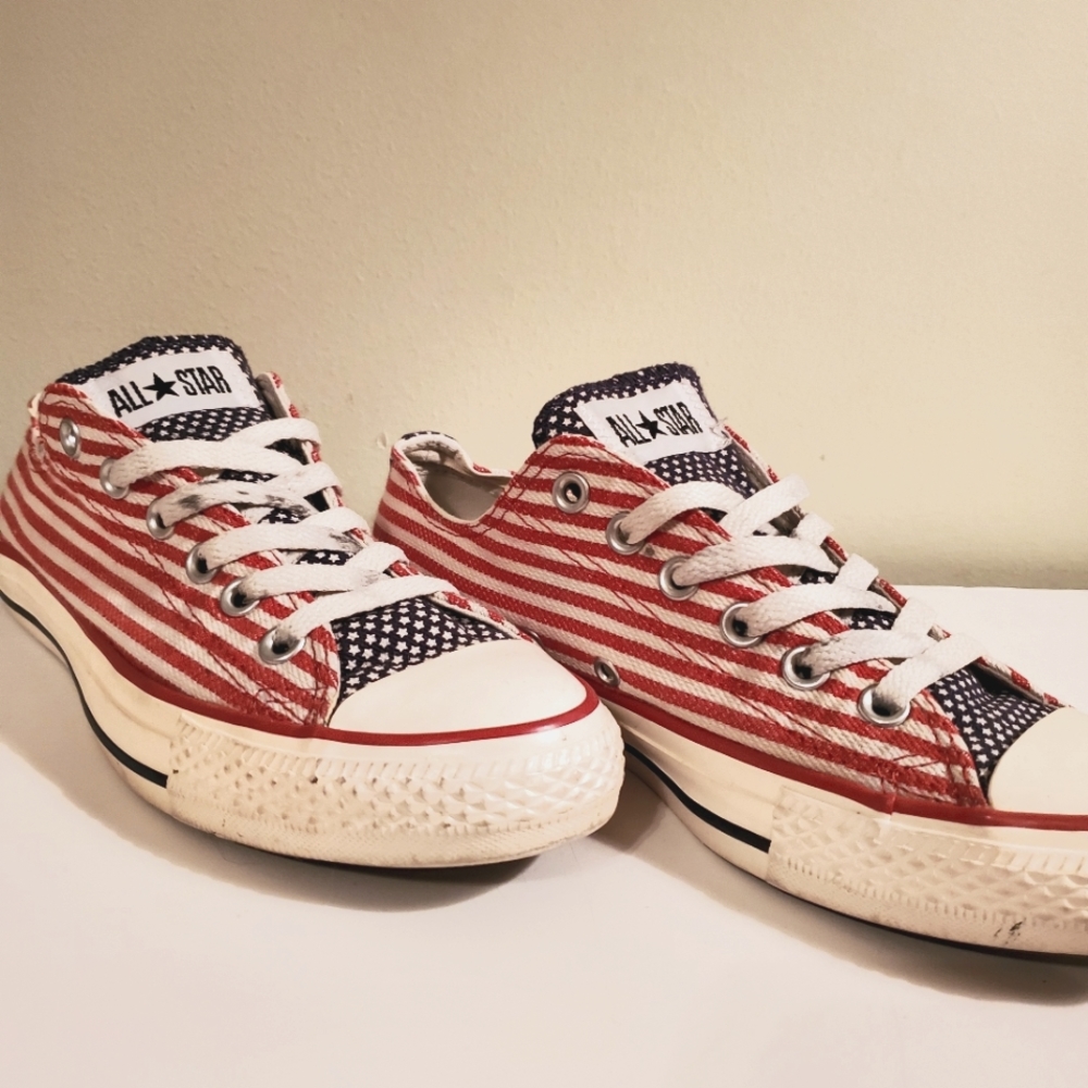 Vintage Converse Red, White, and Blue AllStars Mens 6 Women's 8